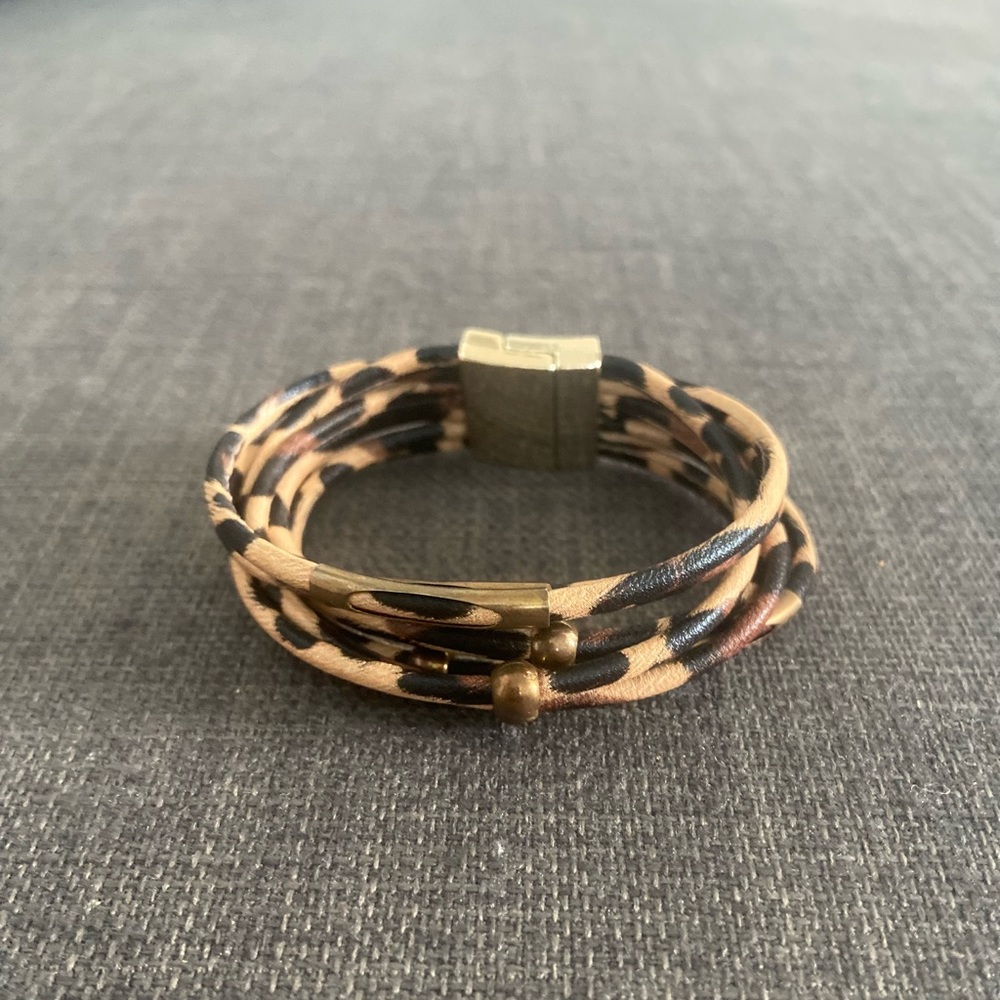 Leopard print bracelet with gold detailing